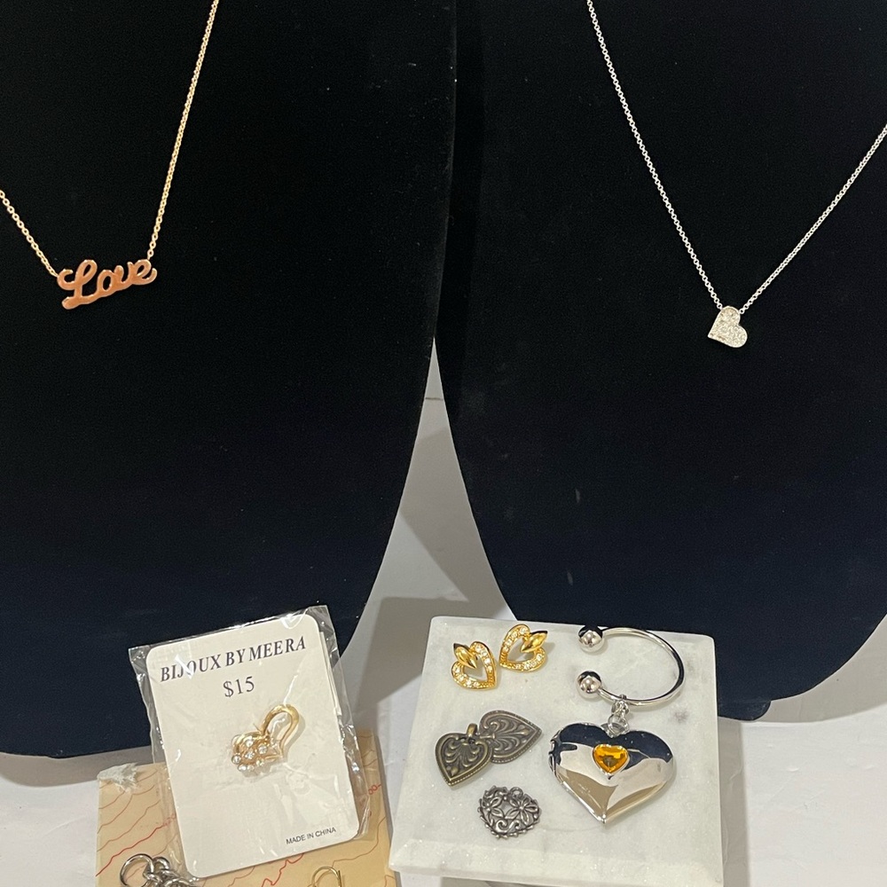 9 pcs. LOT of HEARTS Assorted Women's Silver & Gold Jewelries /Accessories